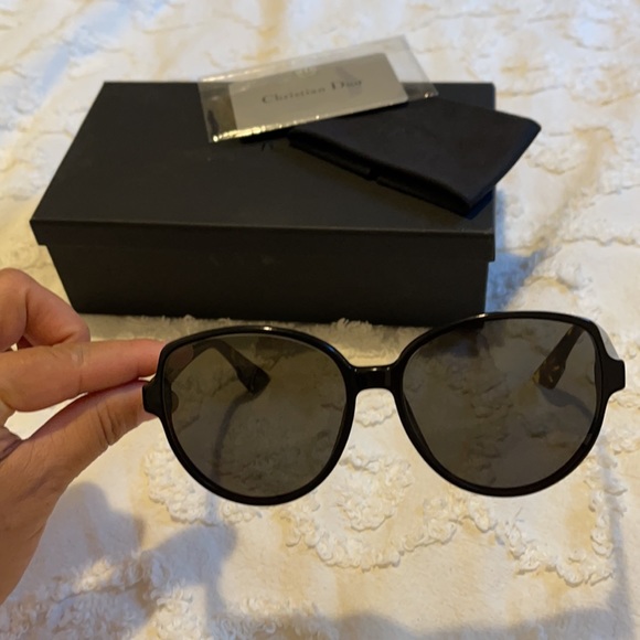 DIOR
Brown Gray Ladies Sunglasses - Picture 3 of 7